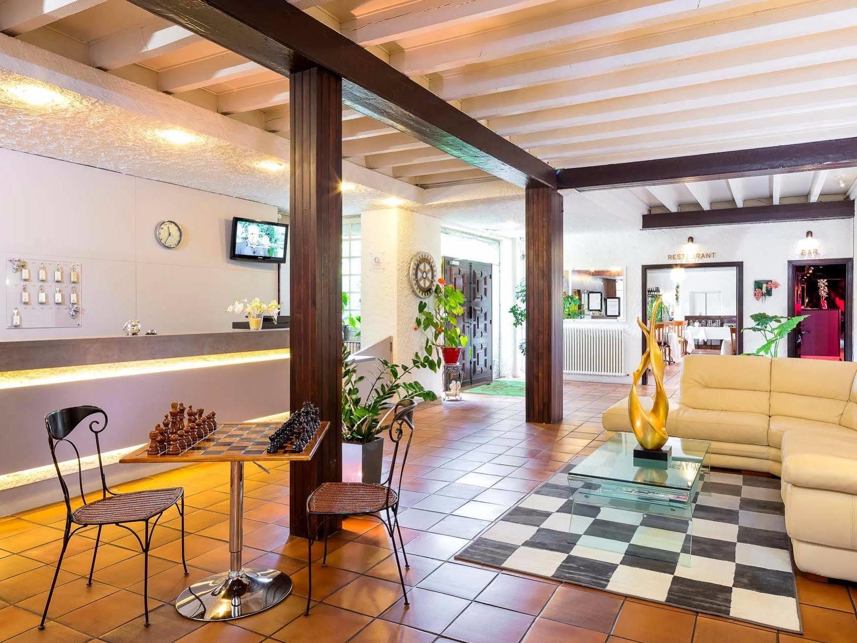 Logis La Thomasse Hotel